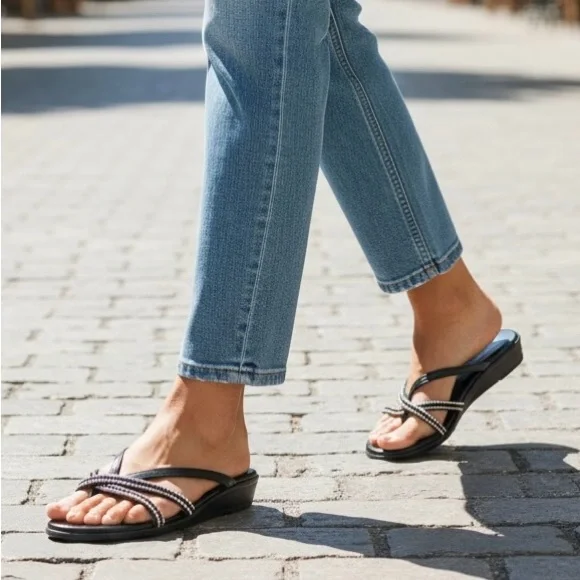 Italian Shoemakers Black Rhinestone Slide Sandals Size 7 - Picture 1 of 6